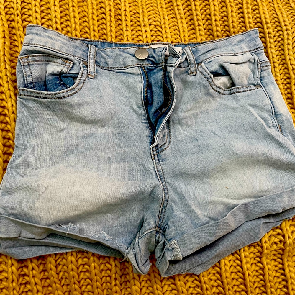 Lightly worn shorts, true to size and comfy